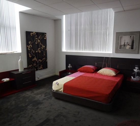 Dormitorio completo de roble color wengue y laca blanca